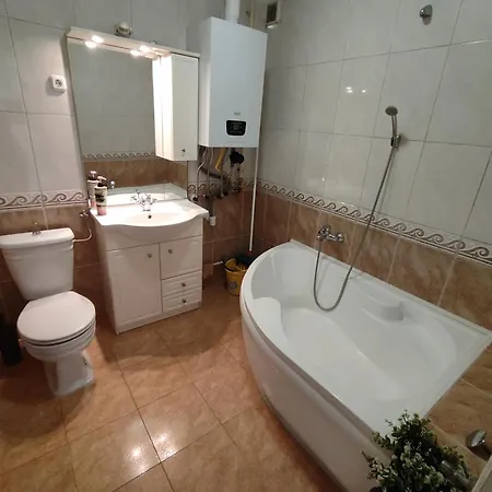 Kristaly Apartament *